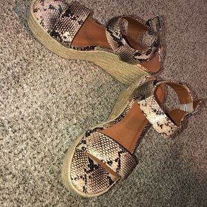 Boutique snake skin wedges